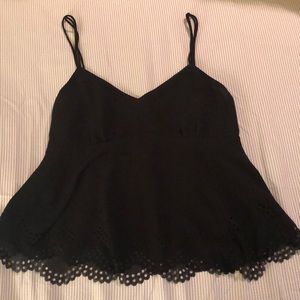Cropped tank top with cute detailing 🖤